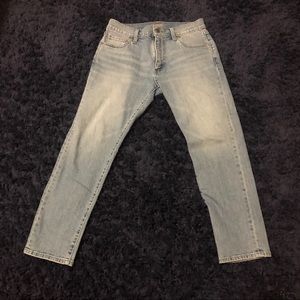 Ash and Erie 29x26 Light Wash Essential Jeans